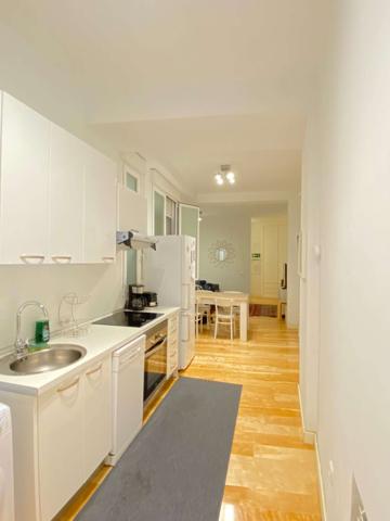 Se alquila piso de 3 habitaciones en Sol, gastos incluidos. photo 0