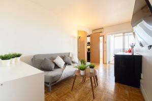 Apartamento de 2 dormitorios en alquiler en Cuatro Caminos, Madrid photo 0