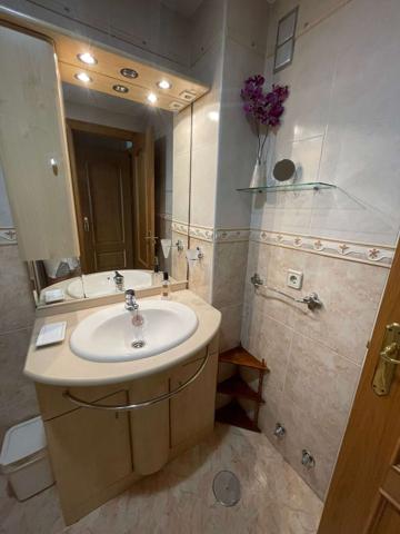 Se alquila piso de 3 habitaciones en Torrelodones, se admiten mascotas, gastos incluidos. photo 0