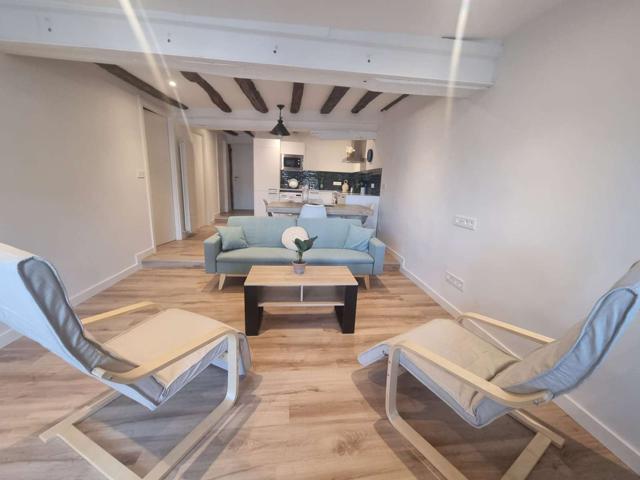 Apartamento de 3 habitaciones y 2 baños en alquiler en San Pedro Casco Viejo photo 0