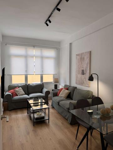 Piso de 3 habitaciones en alquiler en Santander photo 0