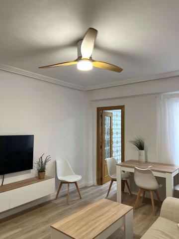 Apartamento de 3 habitaciones en alquiler en Moncada photo 0