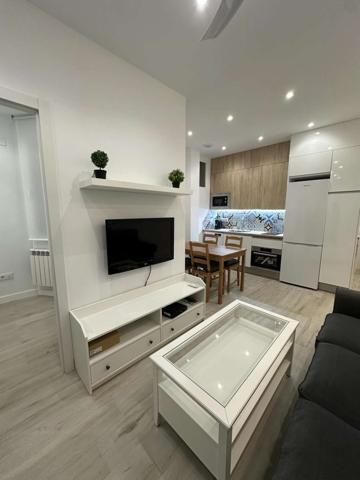 Se alquila piso de 3 habitaciones en Gaztambide, gastos incluidos photo 0