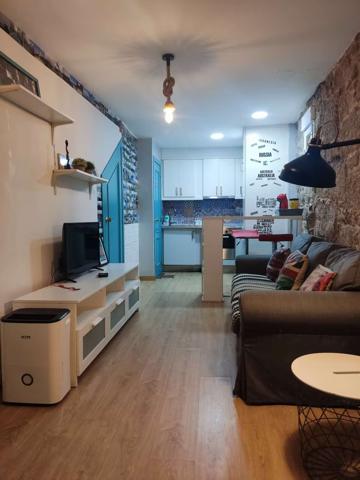Se alquila piso de 1 dormitorio en Vigo, todos los gastos incluidos. photo 0