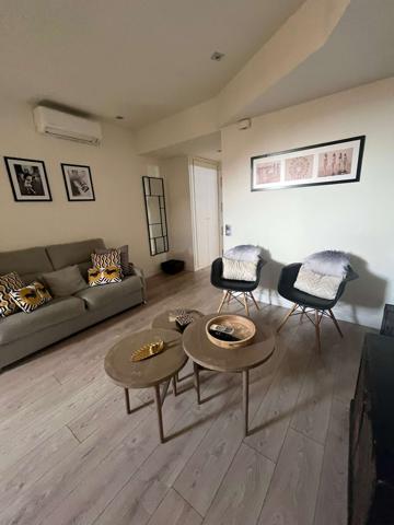 Se alquila apartamento de 1 dormitorio en Palacio, todos los gastos incluidos. photo 0