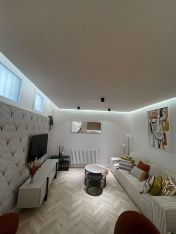Se alquila piso de 2 habitaciones en Goya, todos los gastos incluidos. photo 0