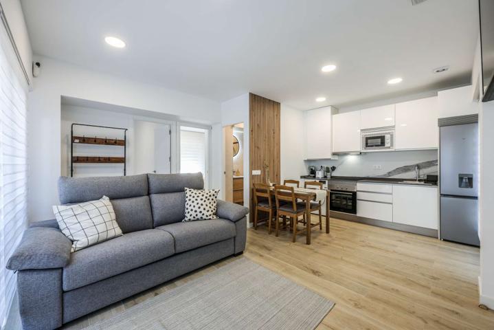 Se alquila apartamento de 2 habitaciones en Puerta Bonita, gastos incluidos. photo 0