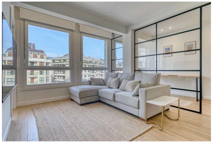 Apartamento de 2 habitaciones en alquiler en el Centro, todos los gastos incluidos. photo 0