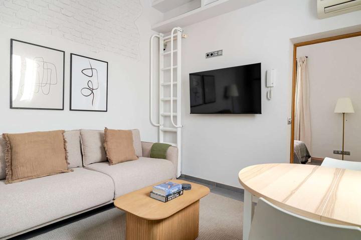 Se alquila piso de 1 dormitorio en Ciudad Jardín, gastos incluidos. photo 0