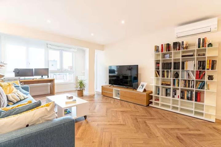 Apartamento de 2 habitaciones en alquiler en Camp d'en Serralta, todos los gastos incluidos. photo 0