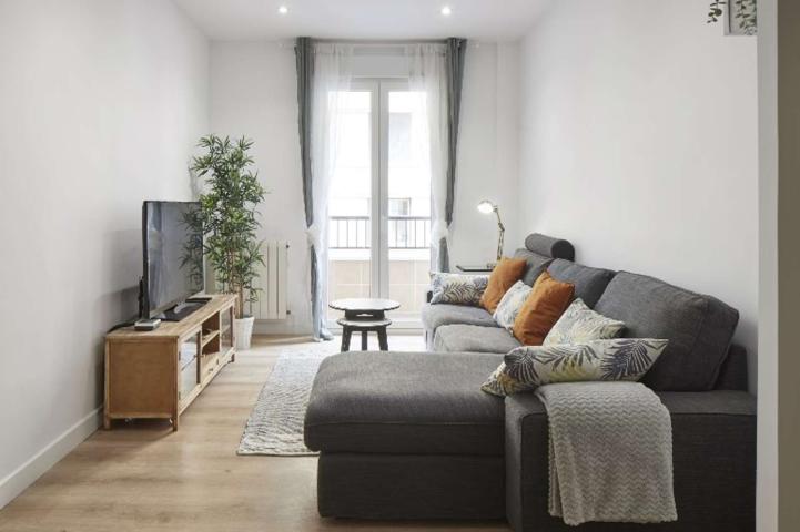 Piso de 3 habitaciones en alquiler en Gros, San Sebastián photo 0