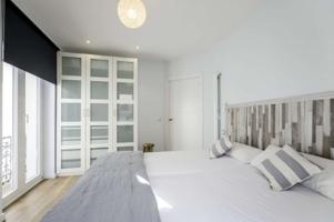 Apartamento de 2 habitaciones en alquiler en Antiguo photo 0