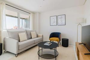 Se alquila piso de 2 habitaciones en San Pascual con todos los gastos incluidos. photo 0