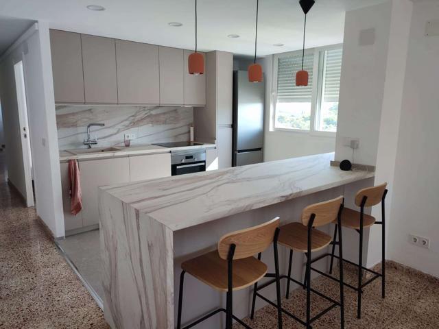 Piso de 3 habitaciones en alquiler en Tavernes de la Valldigna, gastos incluidos photo 0