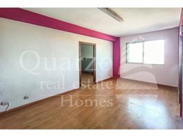 En venta estupendo piso a reformar en Águilas, Madrid. photo 0