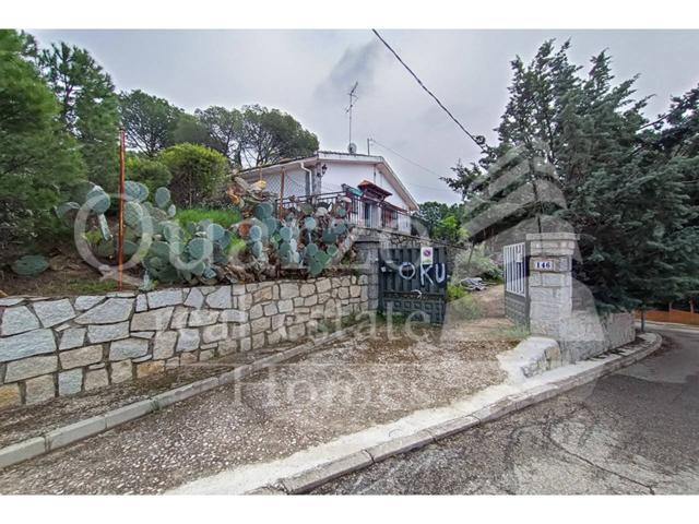 En venta estupendo chalet en Navas del Rey photo 0