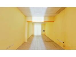 En venta estupendo local comercial en Olias del Rey, Toledo. photo 0