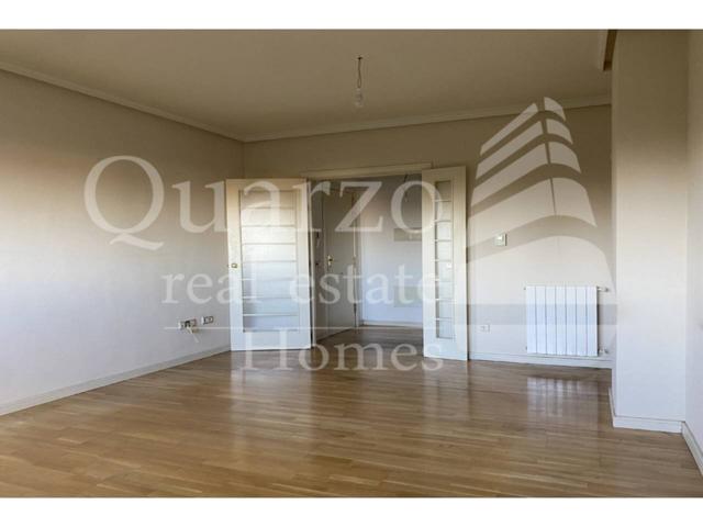 En venta estupendo piso en Ávila photo 0