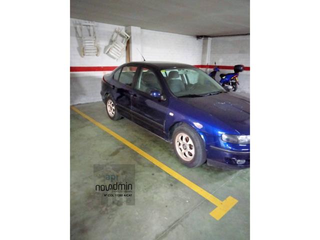 Garaje con pocos coches photo 0