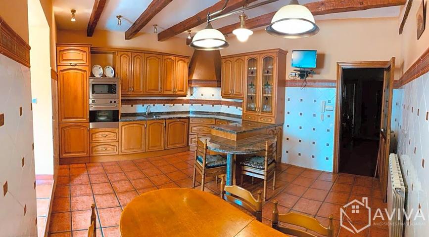 Casa - Chalet en venta en Dueñas de 480 m2 photo 0