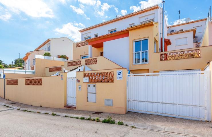 Casa En venta en Colonia Escandinavia-Cautivador, L'Alfas Del Pi photo 0