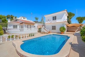 Casa En venta en Costa Blanca Sur, Los Montesinos photo 0