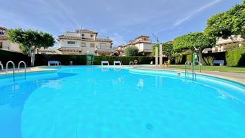 Unifamiliar Pareada En venta en Rocio Del Mar, Orihuela Costa photo 0