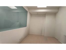 Local comercial en venta en Berga photo 0
