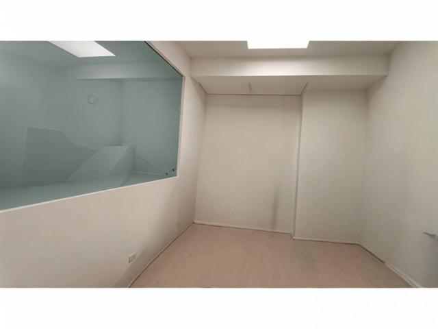 Local comercial en venta en Berga photo 0