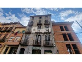 Casa para reformar en el centro de Berga - Ideal para inversores o para personalizar a tu gusto. photo 0