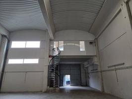 Nave comercial en alquiler en el polígono industrial de la Valldan, Berga photo 0