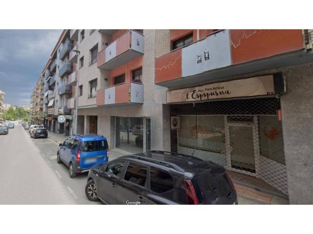 Local en venta en Berga photo 0