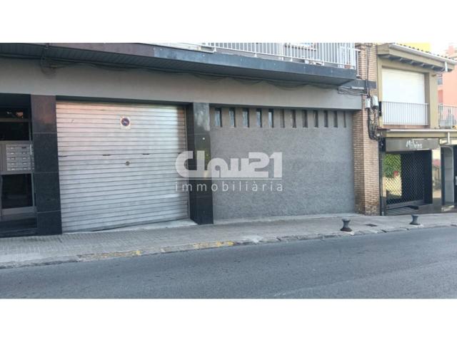 Local comercial en venta en Berga, (a 30 metros de la zona del paseo de la industria) photo 0