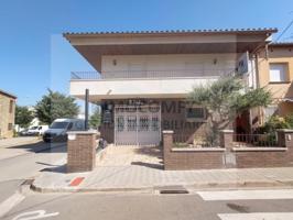 Casa En venta en La Bisbal D'Empordà photo 0