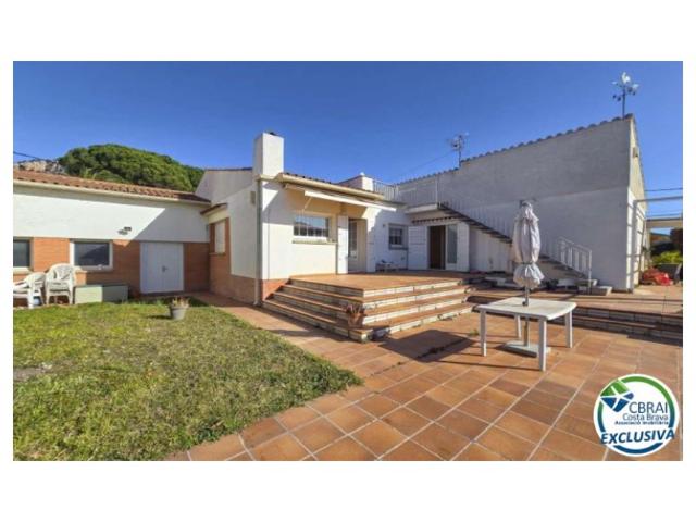Casa En venta en Torroella De Montgrí photo 0