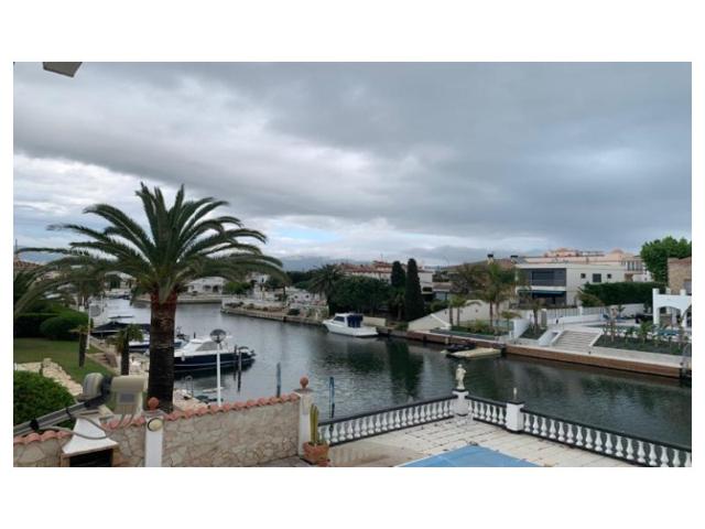 Casa En venta en Empuriabrava photo 0