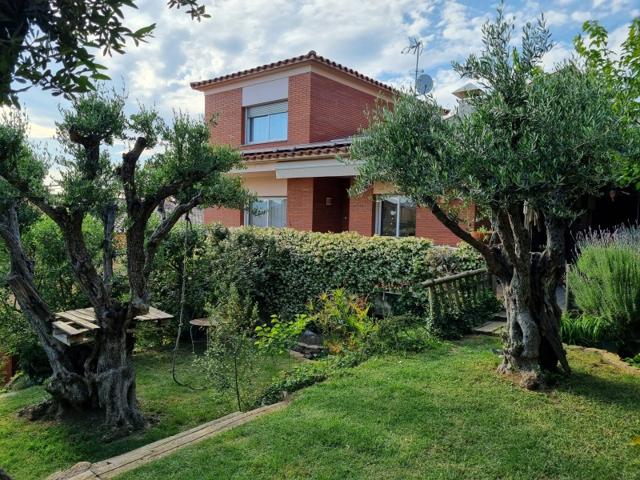 Casa En venta en La Bisbal D'Empordà photo 0