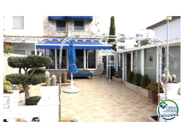 Casa En venta en Roses photo 0