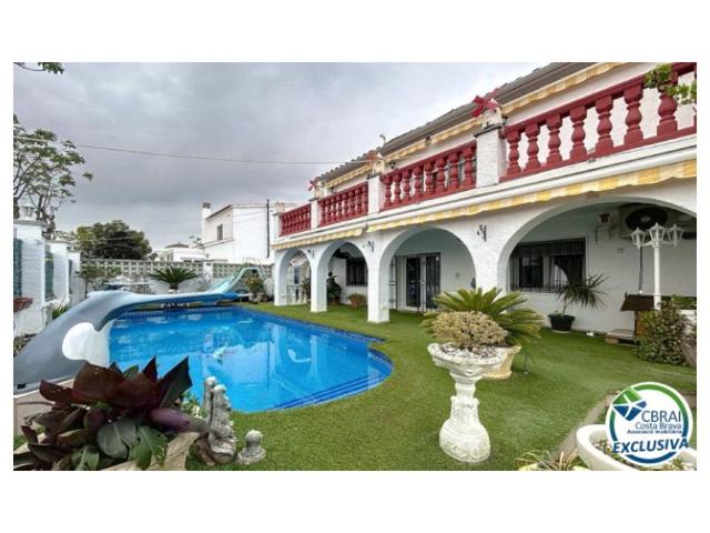 Casa En venta en Empuriabrava photo 0