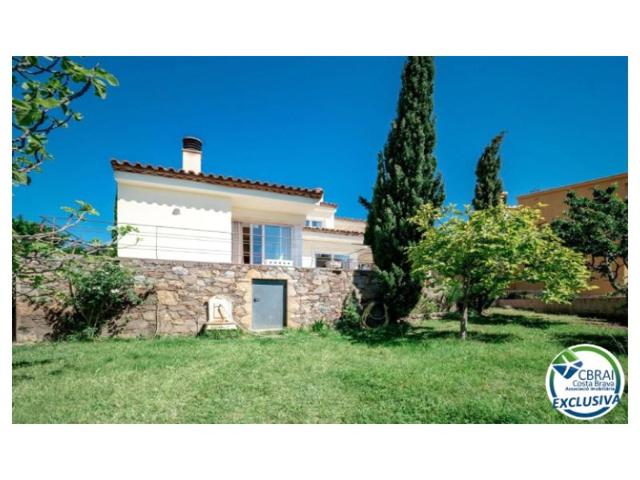 Casa En venta en Roses photo 0