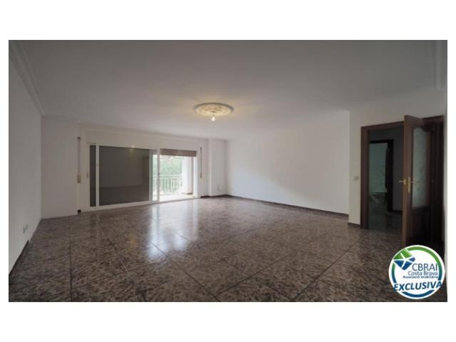 Piso En venta en Roses photo 0