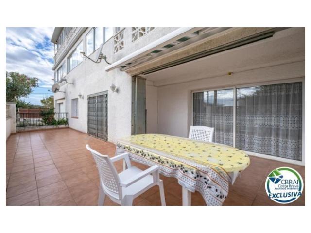 Piso En venta en Roses photo 0