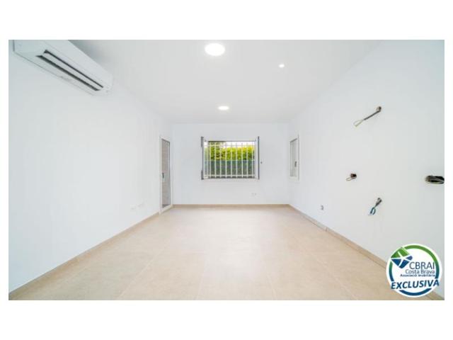 Piso En venta en Roses photo 0