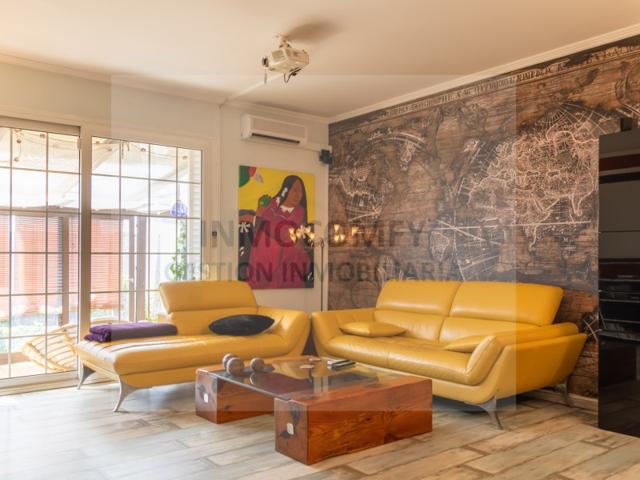 Casa En venta en Girona photo 0