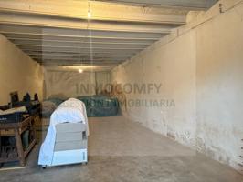 Local En alquiler en La Bisbal D'Empordà photo 0