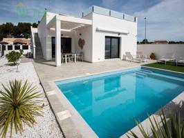 Villa En venta en Pilar De La Horadada photo 0