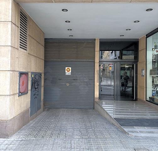 plaza de parking en Gran de Gracia 211 - Barcelona photo 0