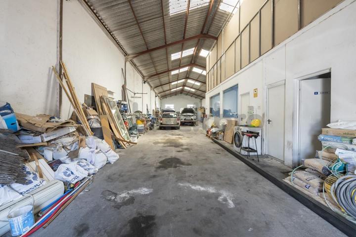 Nave en Pico Almanzor - Humanes de Madrid photo 0