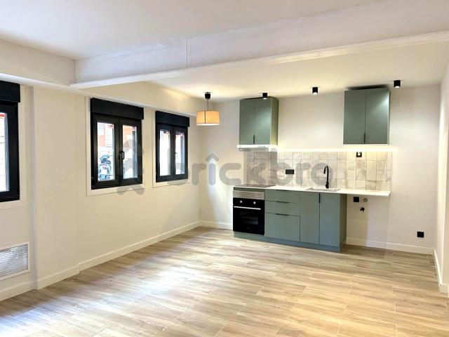 Estudio en Carrer d&#x27;Arnau, local 1 - Barcelona photo 0