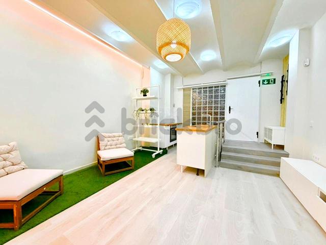 Local en Carrer de Buscarons - Barcelona photo 0